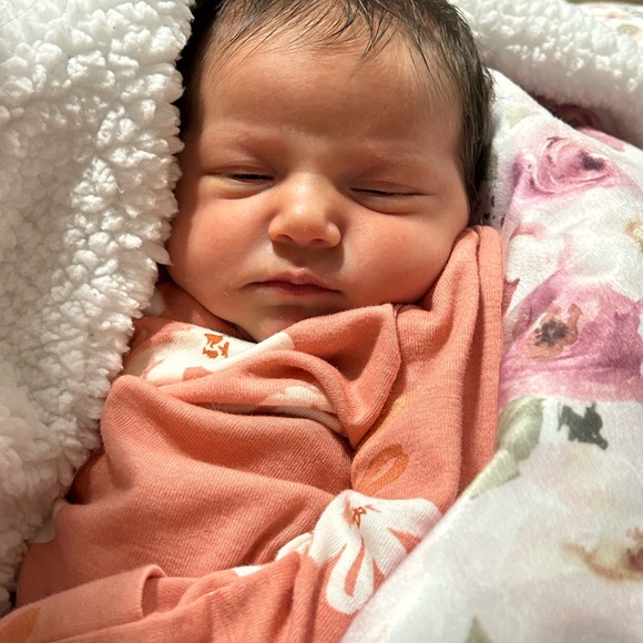 evacharlottesblessing@myshopify.com check it like my page โค๏ธ๐ฉท like to be notifi - Picture 5 of 9